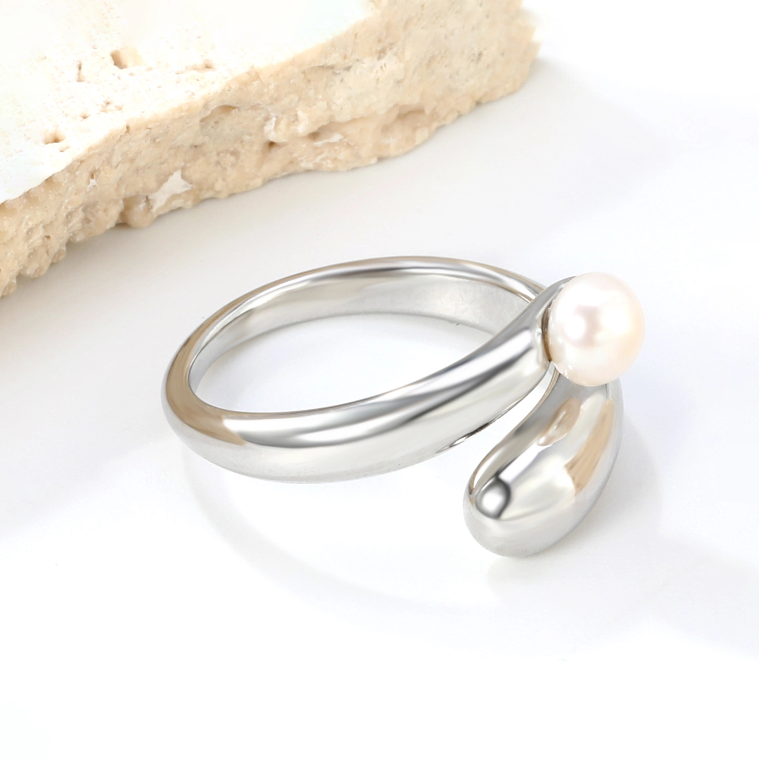 Embrace – Pearl Ring - Stories in Steel Embrace – Pearl Ring - Stories in Steel