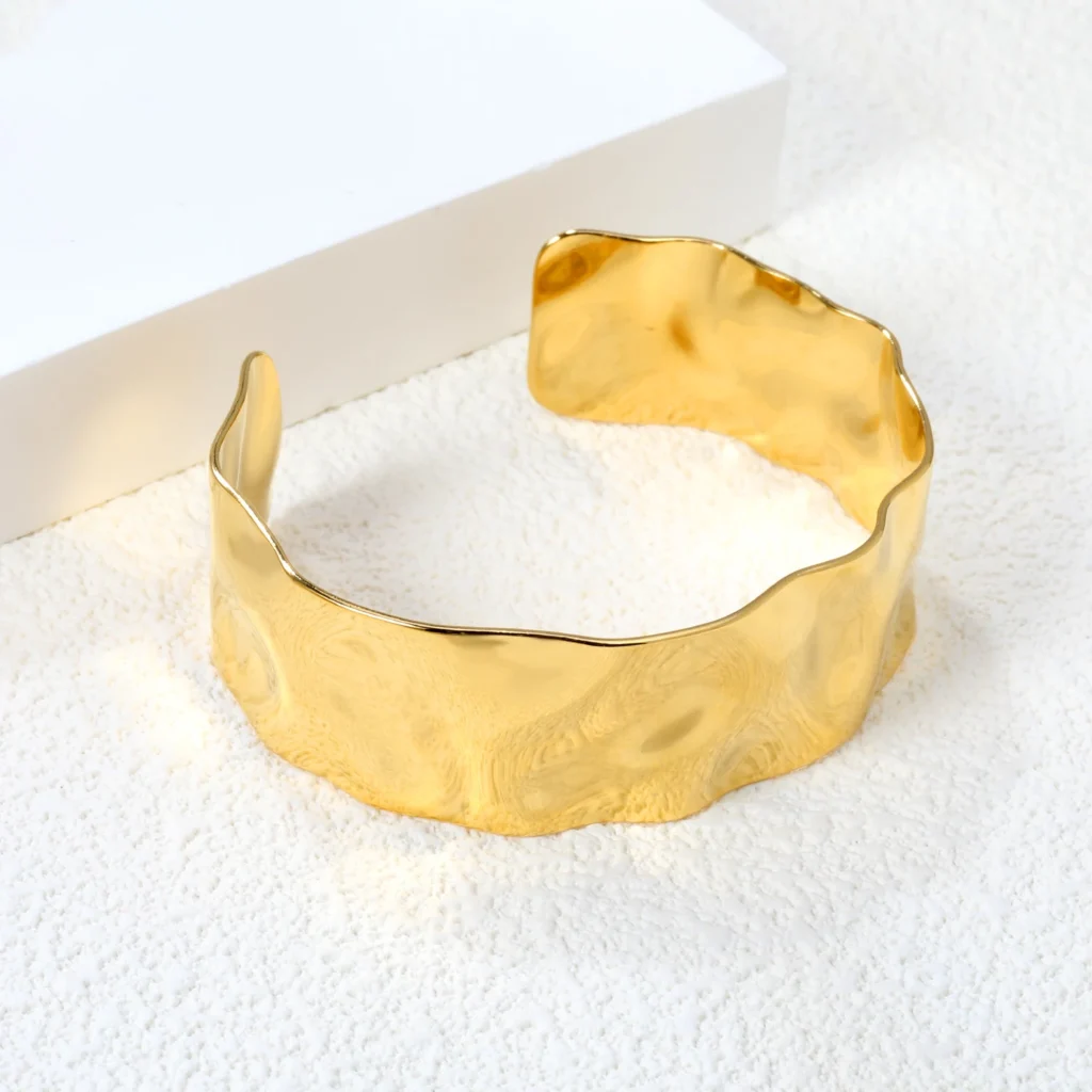 Ripple – Gold Bangle - Stories in Steel